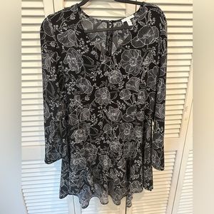 Long sleeve black and white floral printed dress